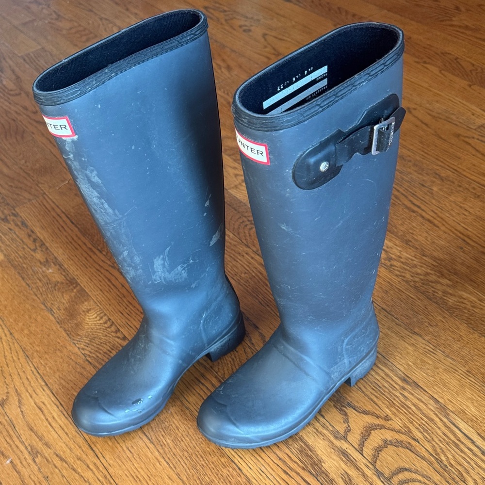 Hunter matte Black Boots